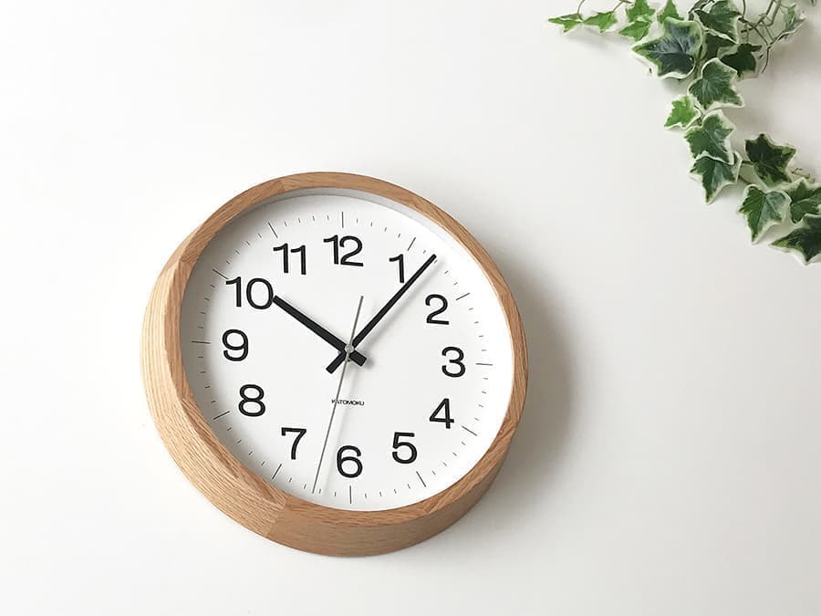 郡上踊りで有名な郡上八幡で観光体験のカトモクのお店を運営する加藤木工が作る日本製セイコー電波壁掛け時計