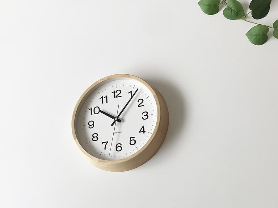 郡上踊りで有名な郡上八幡で観光体験のカトモクのお店を運営する加藤木工が作る日本製セイコー電波壁掛け時計