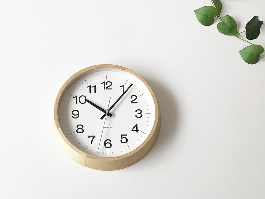 郡上踊りで有名な郡上八幡で観光体験のカトモクのお店を運営する加藤木工が作る日本製セイコー電波壁掛け時計