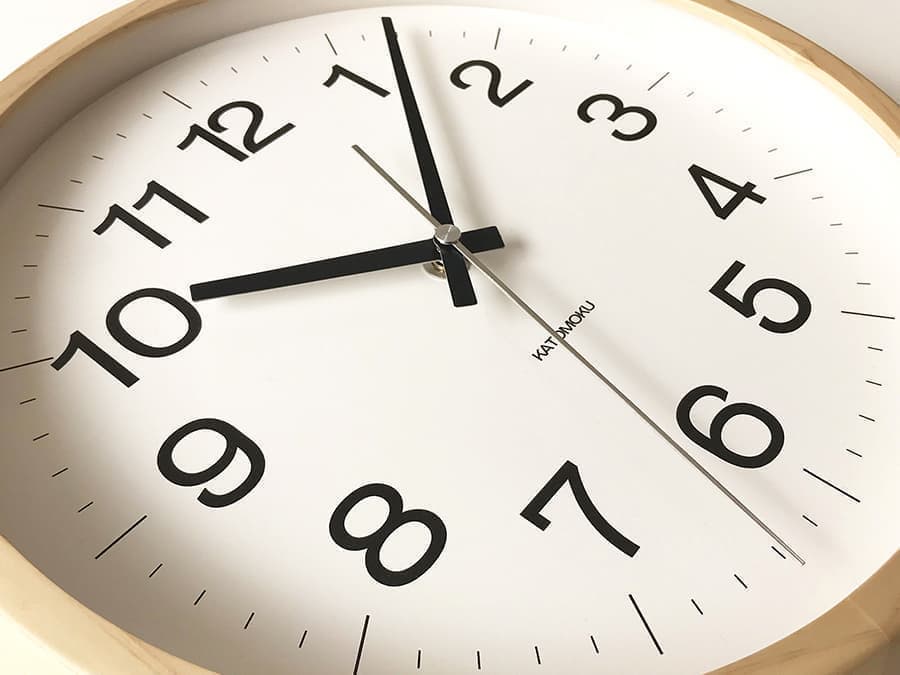 郡上踊りで有名な郡上八幡で観光体験のカトモクのお店を運営する加藤木工が作る日本製セイコー電波壁掛け時計