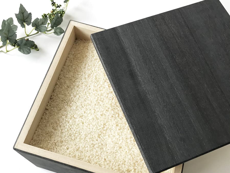 郡上八幡で観光体験のカトモクのお店を運営する加藤木工が作る日本製セイコー電波壁掛け時計