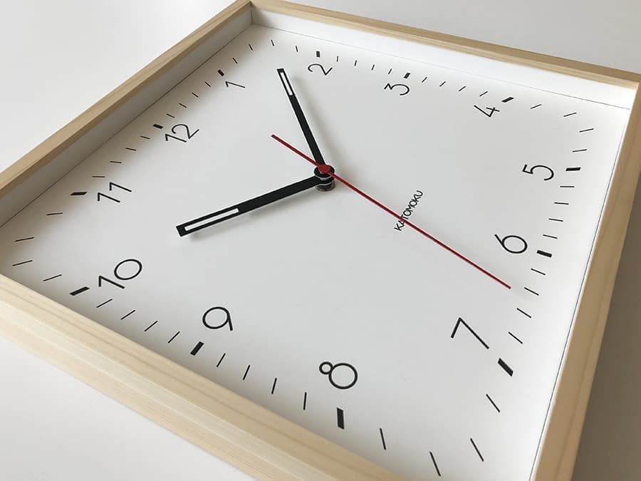 郡上踊りで有名な郡上八幡で観光体験のカトモクのお店を運営する加藤木工が作る日本製セイコー電波壁掛け時計