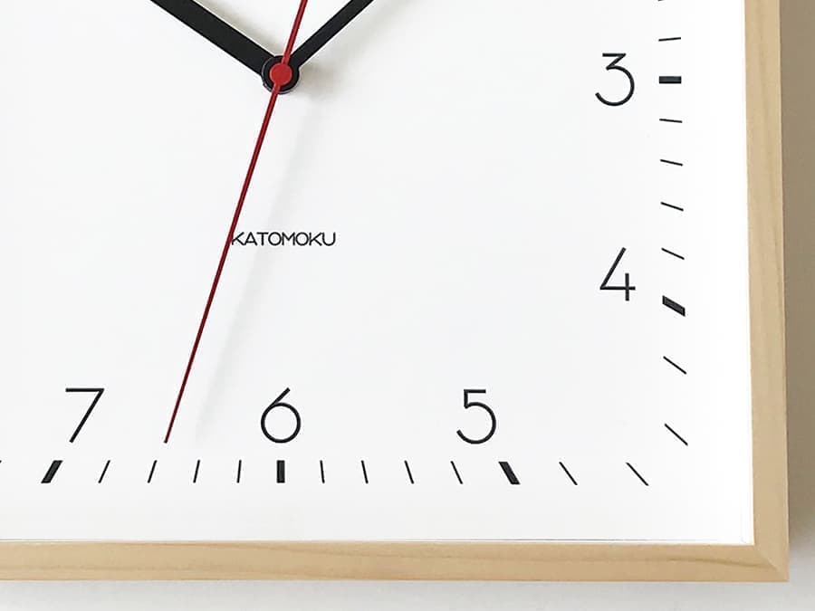 郡上踊りで有名な郡上八幡で観光体験のカトモクのお店を運営する加藤木工が作る日本製セイコー電波壁掛け時計