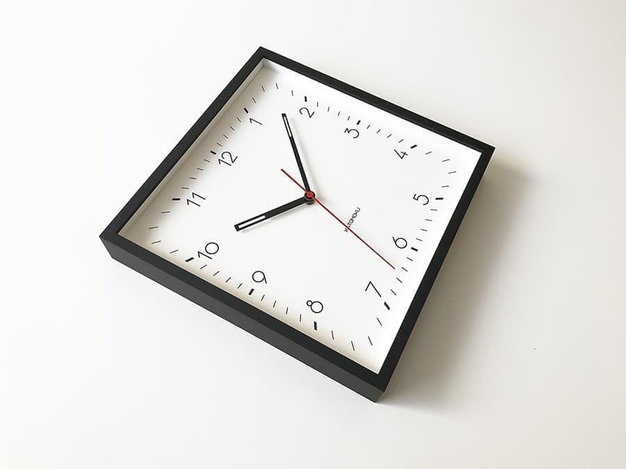 郡上踊りで有名な郡上八幡で観光体験のカトモクのお店を運営する加藤木工が作る日本製セイコー電波壁掛け時計