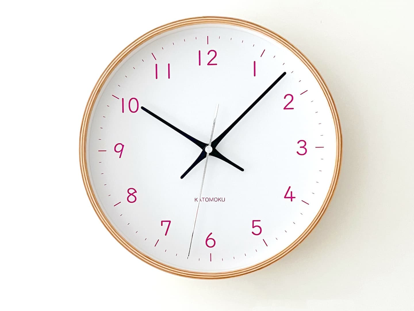 郡上踊りで有名な郡上八幡で観光体験のカトモクのお店を運営する加藤木工が作る日本製セイコー電波壁掛け時計