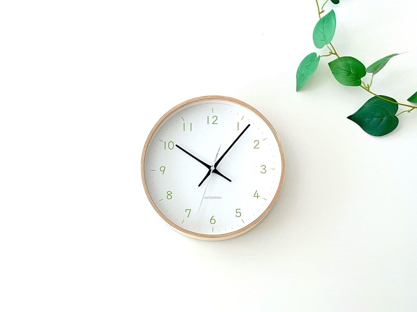 郡上踊りで有名な郡上八幡で観光体験のカトモクのお店を運営する加藤木工が作る日本製セイコー電波壁掛け時計