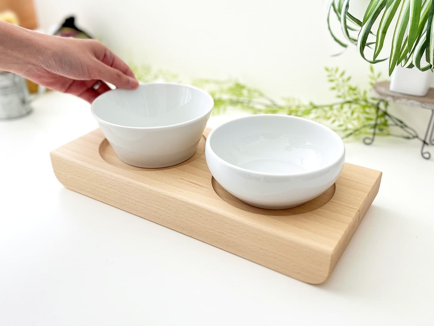 ねこちゃん、犬ちゃんの木製おしゃれ餌入れ