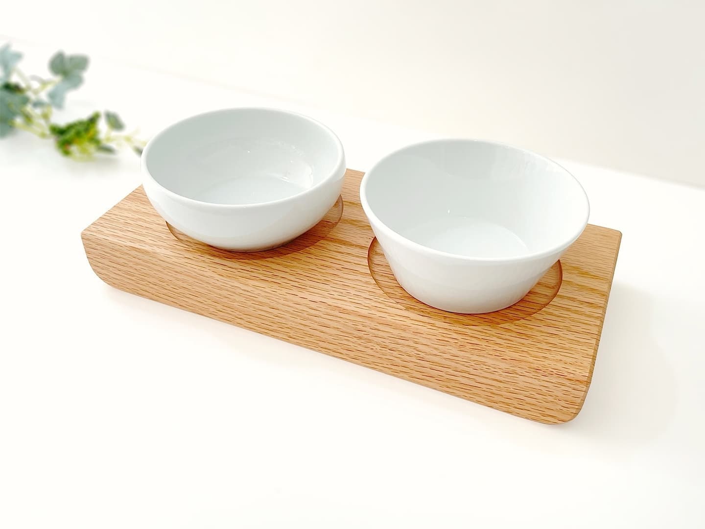 ねこちゃん、犬ちゃんの木製おしゃれ餌入れ