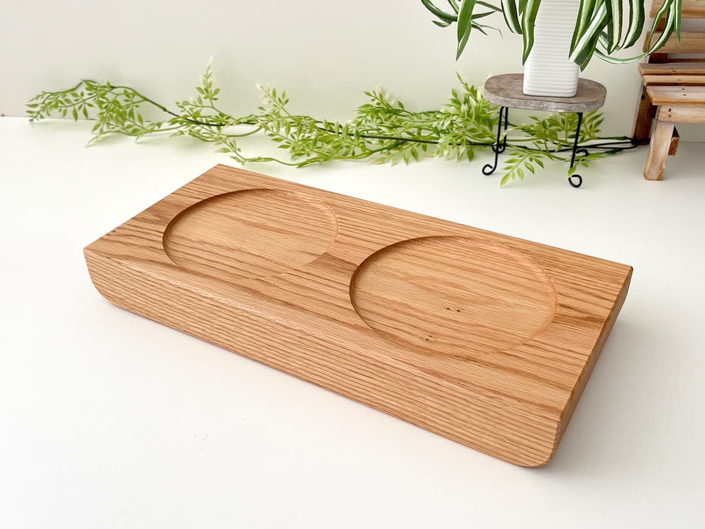 ねこちゃん、犬ちゃんの木製おしゃれ餌入れ