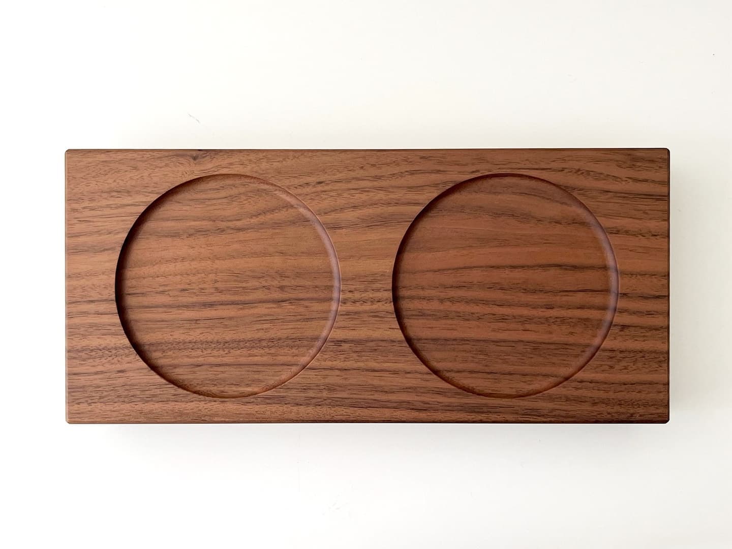 ねこちゃん、犬ちゃんの木製おしゃれ餌入れ