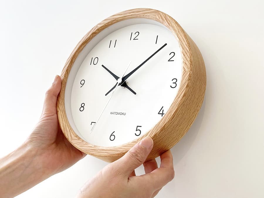 郡上踊りで有名な郡上八幡で観光体験のカトモクのお店を運営する加藤木工が作る日本製セイコー電波壁掛け時計