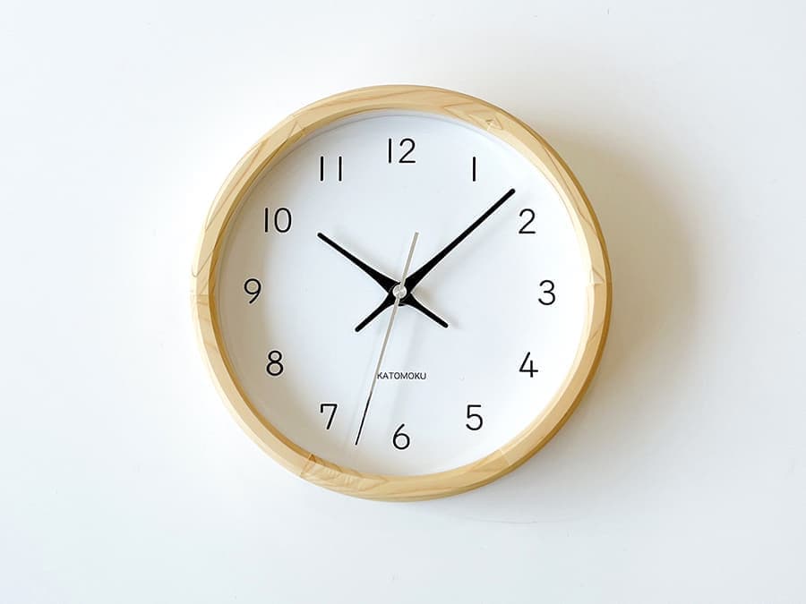 郡上踊りで有名な郡上八幡で観光体験のカトモクのお店を運営する加藤木工が作る日本製セイコー電波壁掛け時計
