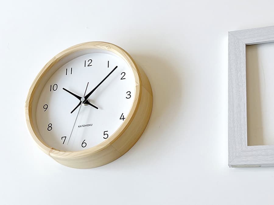 郡上踊りで有名な郡上八幡で観光体験のカトモクのお店を運営する加藤木工が作る日本製セイコー電波壁掛け時計