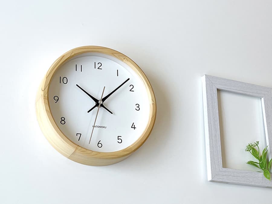 郡上踊りで有名な郡上八幡で観光体験のカトモクのお店を運営する加藤木工が作る日本製セイコー電波壁掛け時計