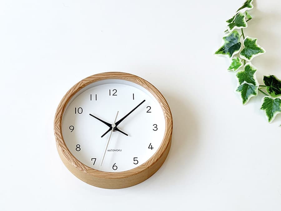 郡上踊りで有名な郡上八幡で観光体験のカトモクのお店を運営する加藤木工が作る日本製セイコー電波壁掛け時計