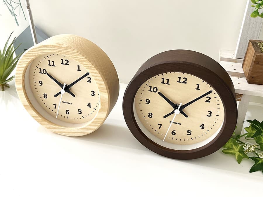 郡上踊りで有名な郡上八幡で観光体験のカトモクのお店を運営する加藤木工が作る日本製セイコー電波壁掛け時計