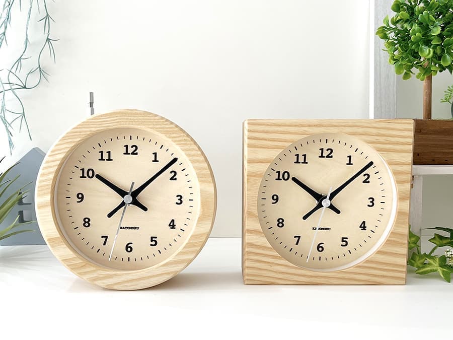 郡上踊りで有名な郡上八幡で観光体験のカトモクのお店を運営する加藤木工が作る日本製セイコー電波壁掛け時計