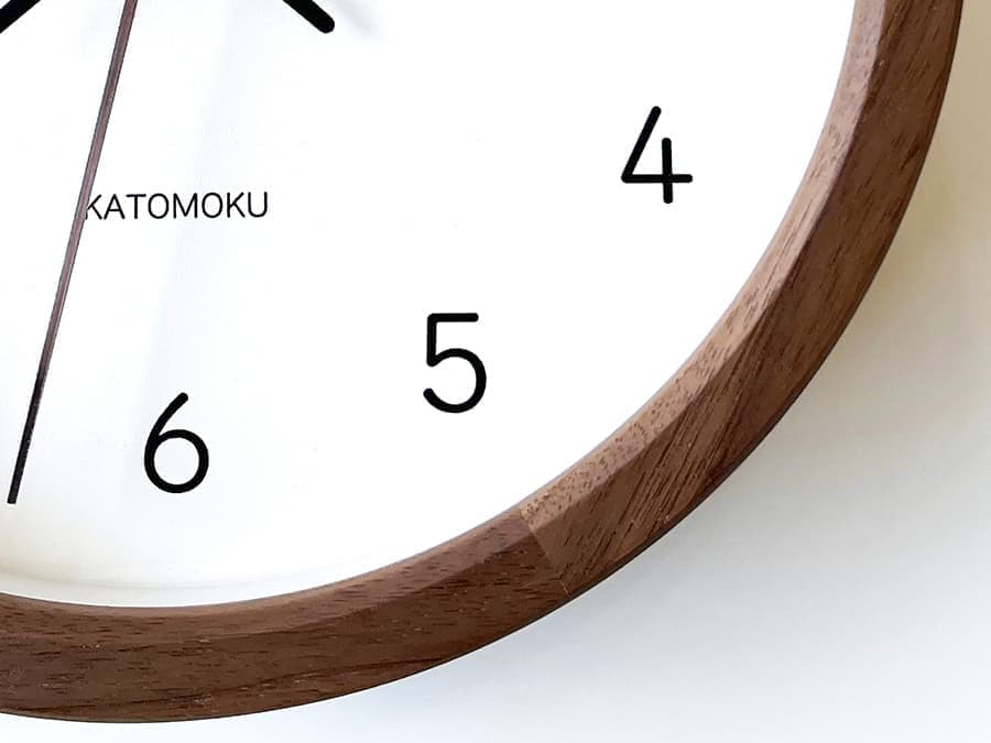 郡上踊りで有名な郡上八幡で観光体験のカトモクのお店を運営する加藤木工が作る日本製セイコー電波壁掛け時計
