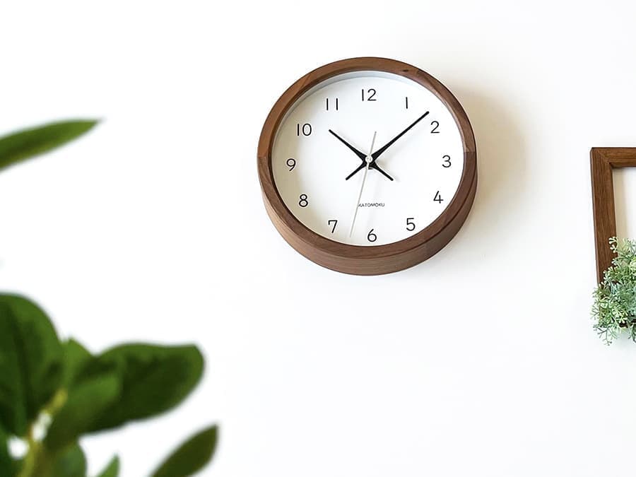 郡上踊りで有名な郡上八幡で観光体験のカトモクのお店を運営する加藤木工が作る日本製セイコー電波壁掛け時計