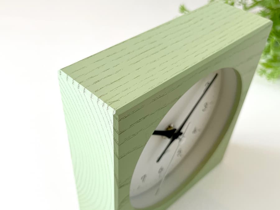 加藤木工が作る日本製おしゃれインテリア電波置き時計