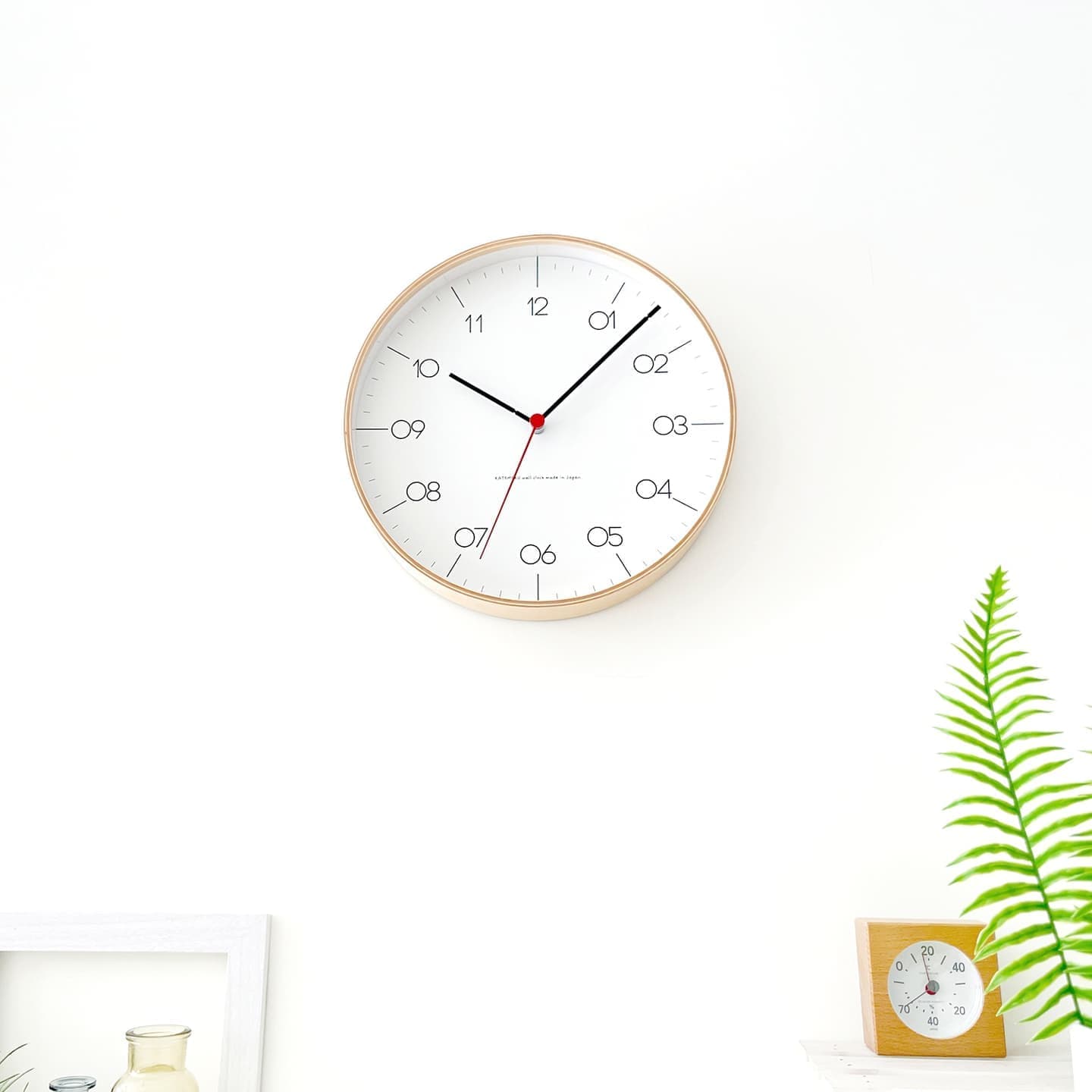 針にまでこだわりのあるセイコームーブメントを使った掛け時計