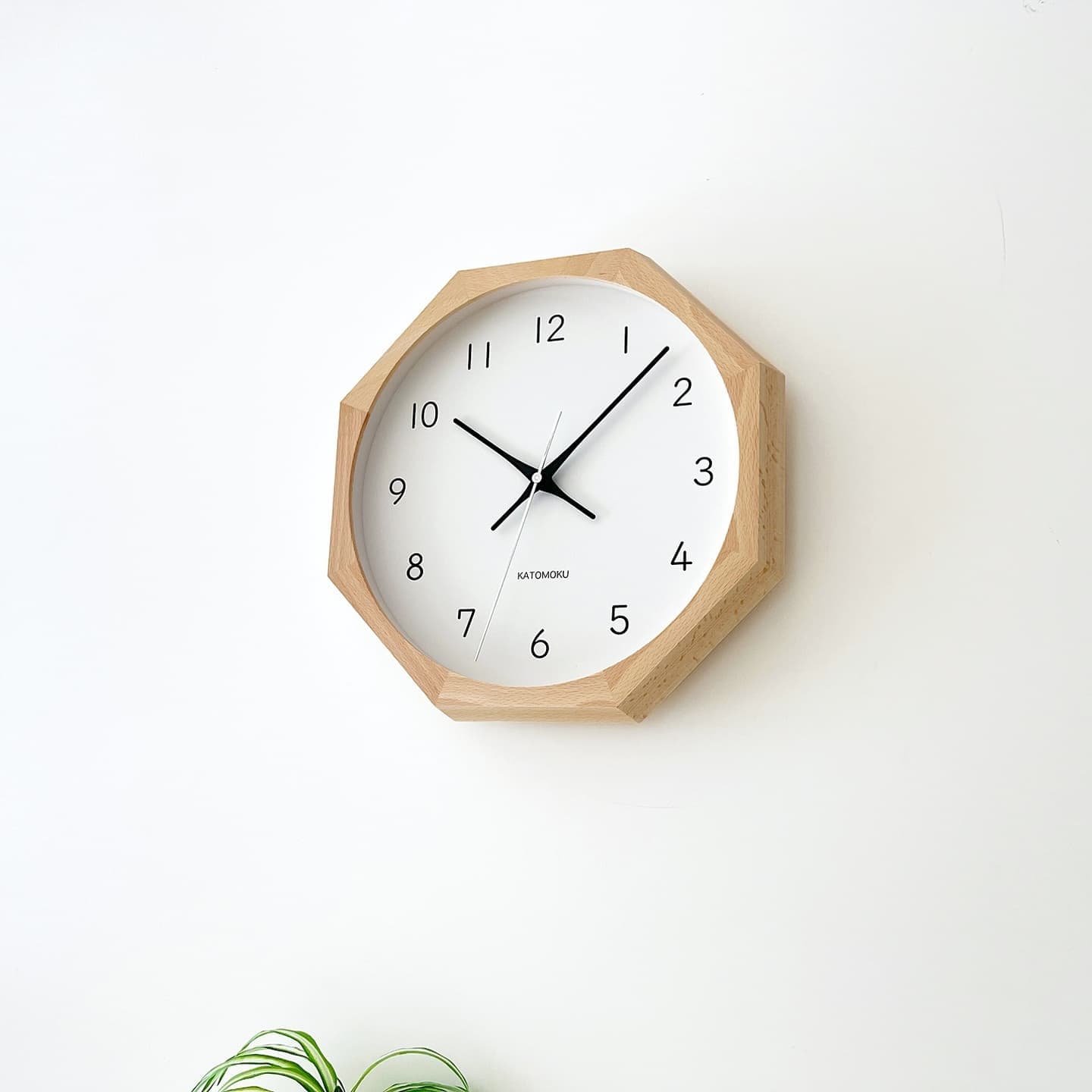 掛け時計 時計 壁掛け時計 静か 無音 静音 木の時計 木製 木工 木材 無垢材 天然素材 連続秒針 スイープムーブメント インテリア 八角形 縁起物 日本製 国産 岐阜県 郡上市 郡上八幡 郡上踊り 