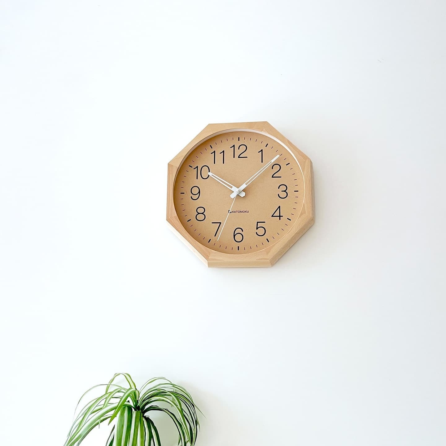 掛け時計 時計 壁掛け時計 静か 無音 静音 木の時計 木製 木工 木材 無垢材 天然素材 連続秒針 スイープムーブメント インテリア 八角形 縁起物 日本製 国産 岐阜県 郡上市 郡上八幡 郡上踊り 