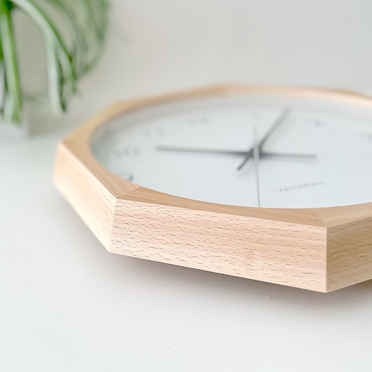 掛け時計 時計 壁掛け時計 静か 無音 静音 木の時計 木製 木工 木材 無垢材 天然素材 連続秒針 スイープムーブメント インテリア 八角形 縁起物 日本製 国産 岐阜県 郡上市 郡上八幡 郡上踊り 