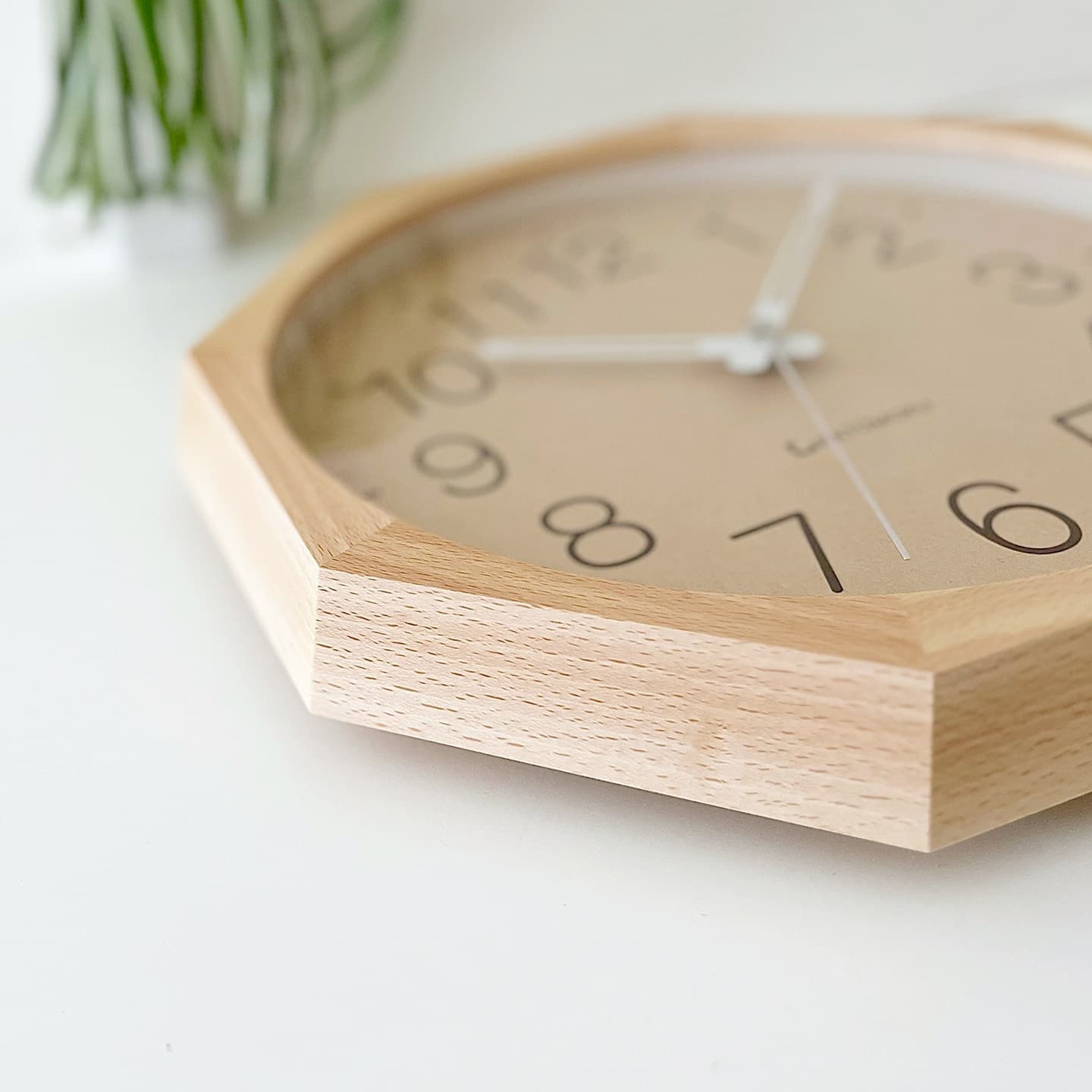 掛け時計 時計 壁掛け時計 静か 無音 静音 木の時計 木製 木工 木材 無垢材 天然素材 連続秒針 スイープムーブメント インテリア 八角形 縁起物 日本製 国産 岐阜県 郡上市 郡上八幡 郡上踊り 