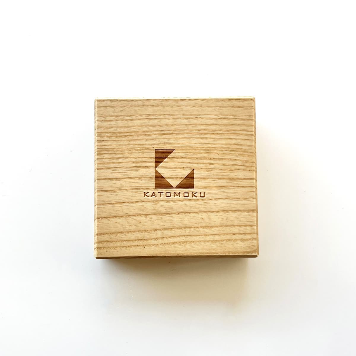 朱肉 印鑑 スタンプ 印章 文房具 文具 鯱旗 シャチハタ シヤチハタ エコス 速乾性 ビジネス 書斎 オフィス 受付 窓口 手続き 開業 卒業 入社 父の日 お祝い 贈答品 贈り物 ギフト プレゼント 木製 木製文具 天然素材 無垢材 ホワイトアッシュ ナチュラル ブラウン 四角 正方形 きんつば 国産 国内製造 日本産 日本 岐阜県 郡上市 郡上八幡 郡上おどり
