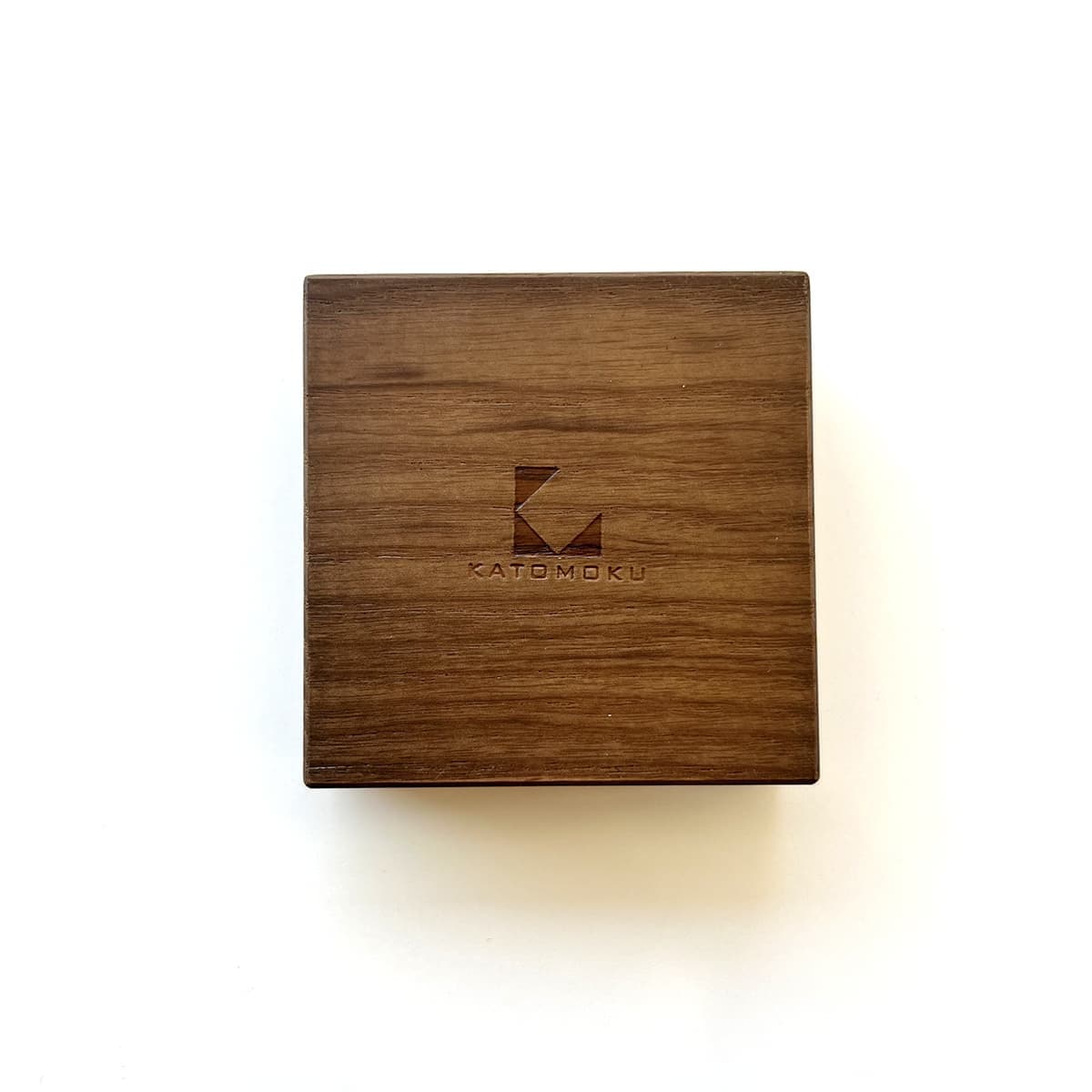 朱肉 印鑑 スタンプ 印章 文房具 文具 鯱旗 シャチハタ シヤチハタ エコス 速乾性 ビジネス 書斎 オフィス 受付 窓口 手続き 開業 卒業 入社 父の日 お祝い 贈答品 贈り物 ギフト プレゼント 木製 木製文具 天然素材 無垢材 ホワイトアッシュ ナチュラル ブラウン 四角 正方形 きんつば 国産 国内製造 日本産 日本 岐阜県 郡上市 郡上八幡 郡上おどり