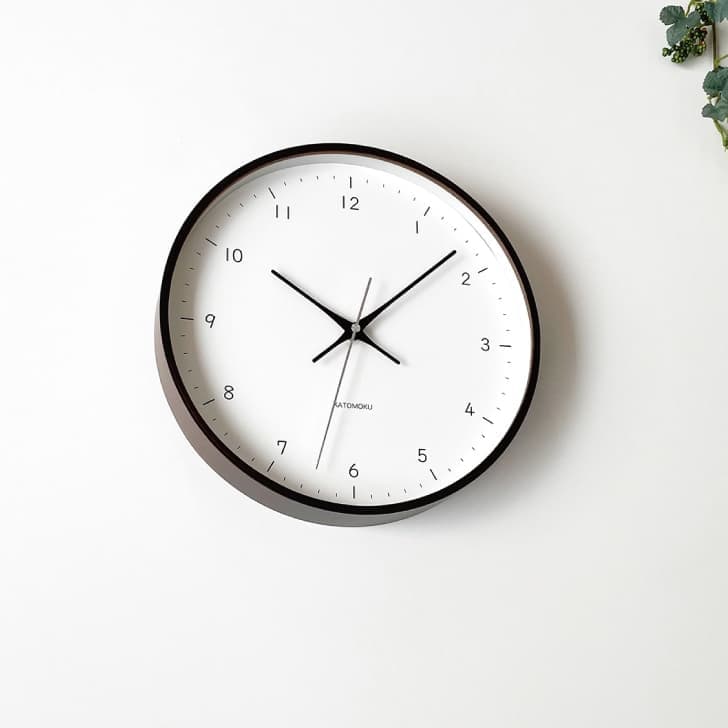 時計 掛け時計 壁掛け時計 電波時計 木の時計 国産 日本 岐阜県 郡上八幡 インテリア 雑貨 丁寧な暮らし 北欧 シンプル オシャレ 静音 静か 自動受信 時刻修正 自動 便利 簡単 SEIKO 無垢材 天然素材 新生活 模様替え 引っ越し お祝い プレゼント ギフト 贈り物 寝室 ベッドルーム 書斎 グレー ナチュラル ブラウン カラー 曲げわっぱ 30cm