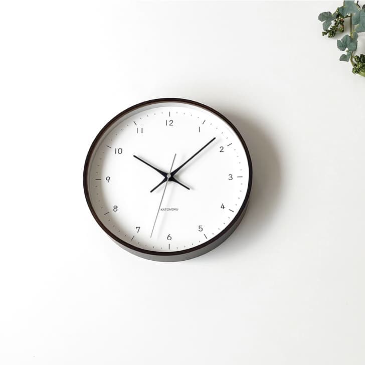 時計 掛け時計 壁掛け時計 電波時計 木の時計 国産 日本 岐阜県 郡上八幡 インテリア 雑貨 丁寧な暮らし 北欧 シンプル オシャレ 静音 静か 自動受信 時刻修正 自動 便利 簡単 SEIKO 無垢材 天然素材 新生活 模様替え 引っ越し お祝い プレゼント ギフト 贈り物 寝室 ベッドルーム 書斎 グレー ナチュラル ブラウン カラー 曲げわっぱ 30cm
