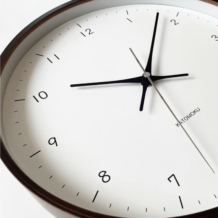 時計 掛け時計 壁掛け時計 電波時計 木の時計 国産 日本 岐阜県 郡上八幡 インテリア 雑貨 丁寧な暮らし 北欧 シンプル オシャレ 静音 静か 自動受信 時刻修正 自動 便利 簡単 SEIKO 無垢材 天然素材 新生活 模様替え 引っ越し お祝い プレゼント ギフト 贈り物 寝室 ベッドルーム 書斎 グレー ナチュラル ブラウン カラー 曲げわっぱ 30cm