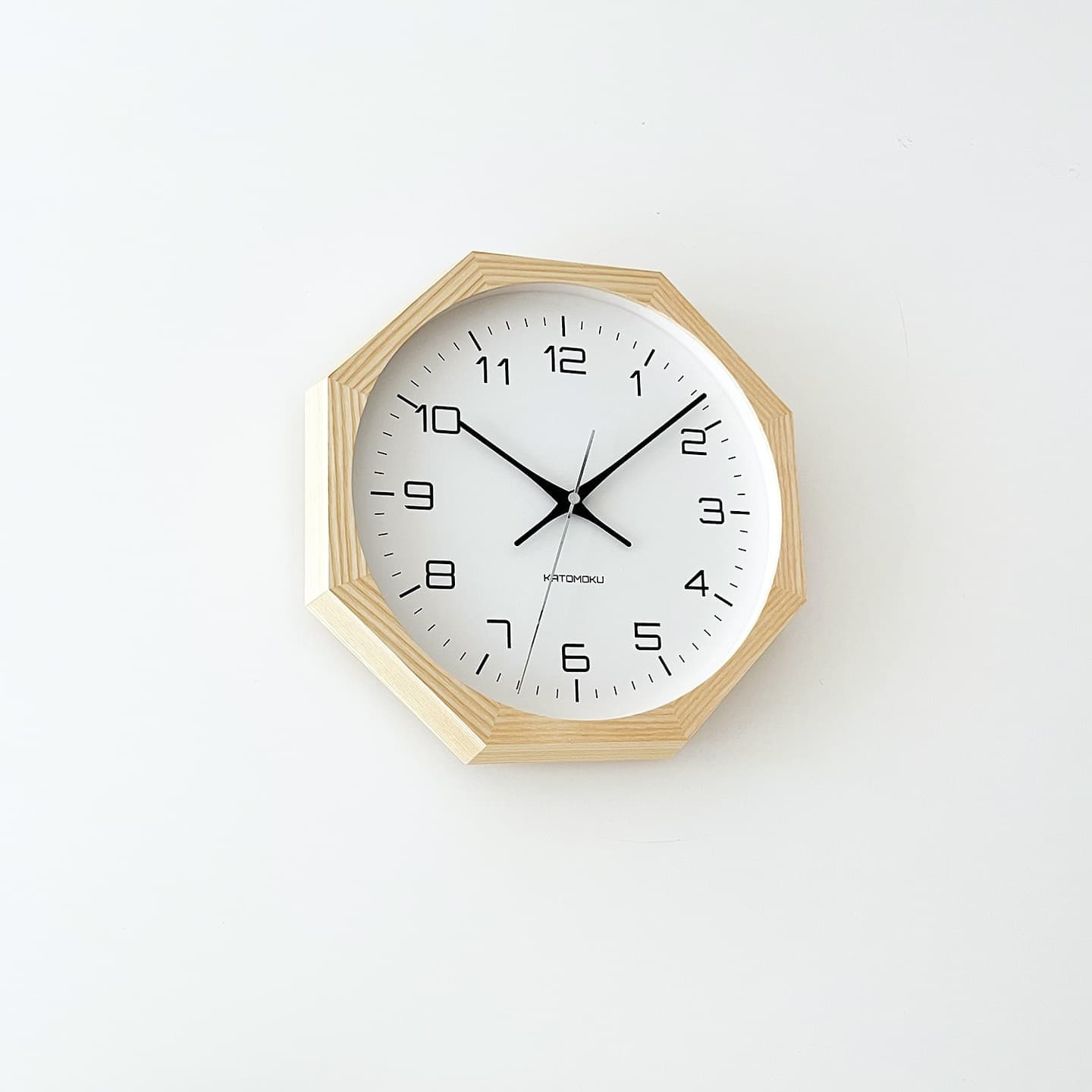 掛け時計 時計 壁掛け時計 静か 無音 静音 木の時計 木製 木工 木材 無垢材 天然素材 連続秒針 スイープムーブメント インテリア 八角形 縁起物 日本製 国産 岐阜県 郡上市 郡上八幡 郡上踊り 