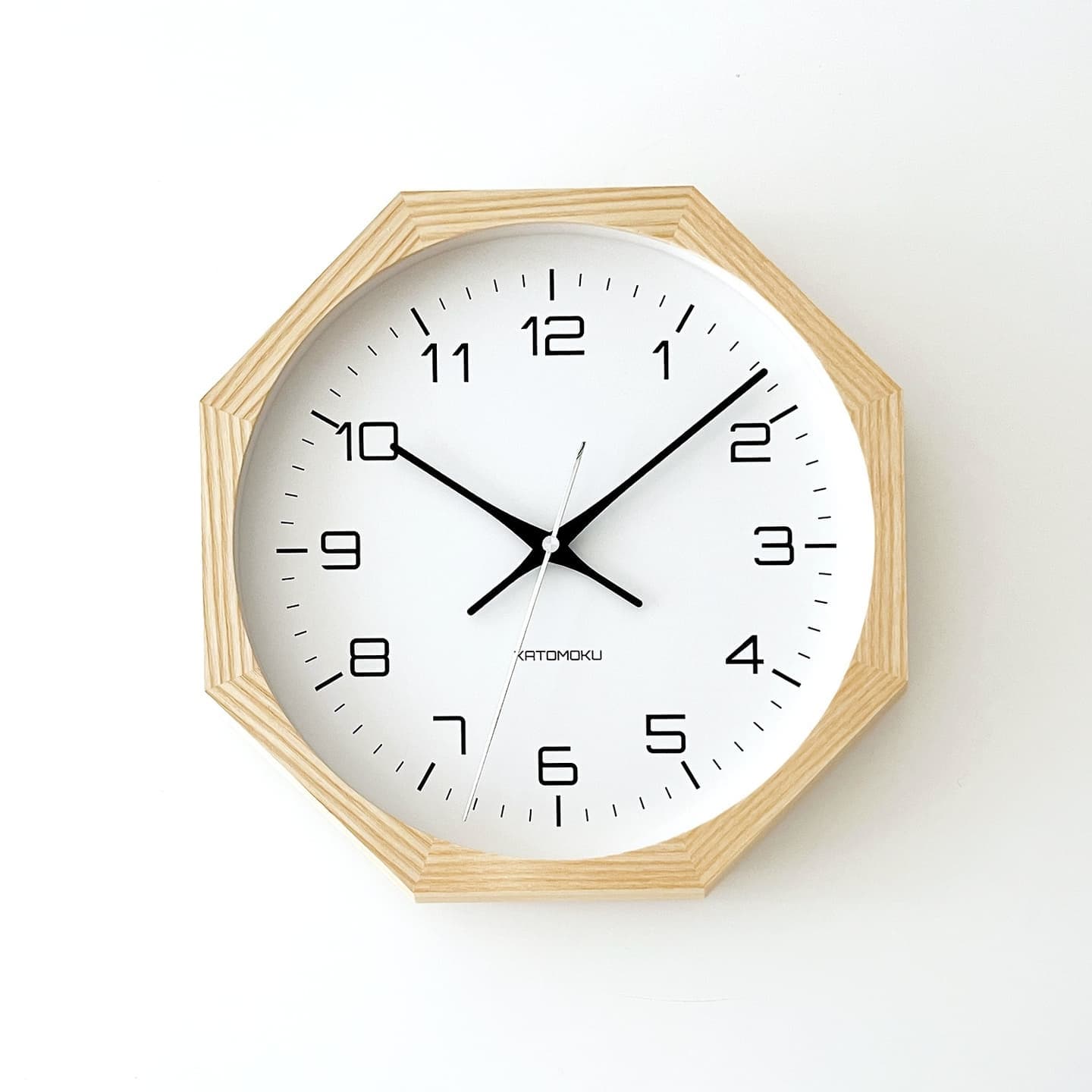 掛け時計 時計 壁掛け時計 静か 無音 静音 木の時計 木製 木工 木材 無垢材 天然素材 連続秒針 スイープムーブメント インテリア 八角形 縁起物 日本製 国産 岐阜県 郡上市 郡上八幡 郡上踊り 