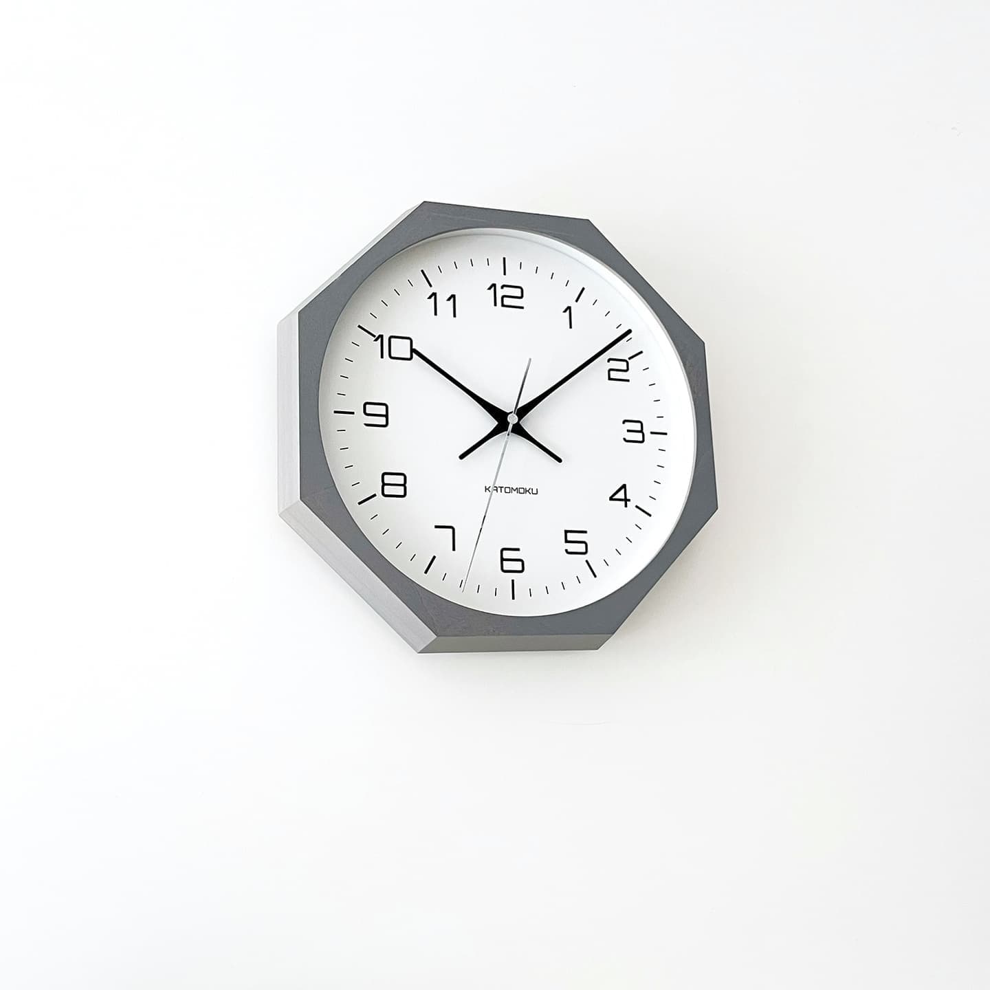 掛け時計 時計 壁掛け時計 静か 無音 静音 木の時計 木製 木工 木材 無垢材 天然素材 連続秒針 スイープムーブメント インテリア 八角形 縁起物 日本製 国産 岐阜県 郡上市 郡上八幡 郡上踊り 