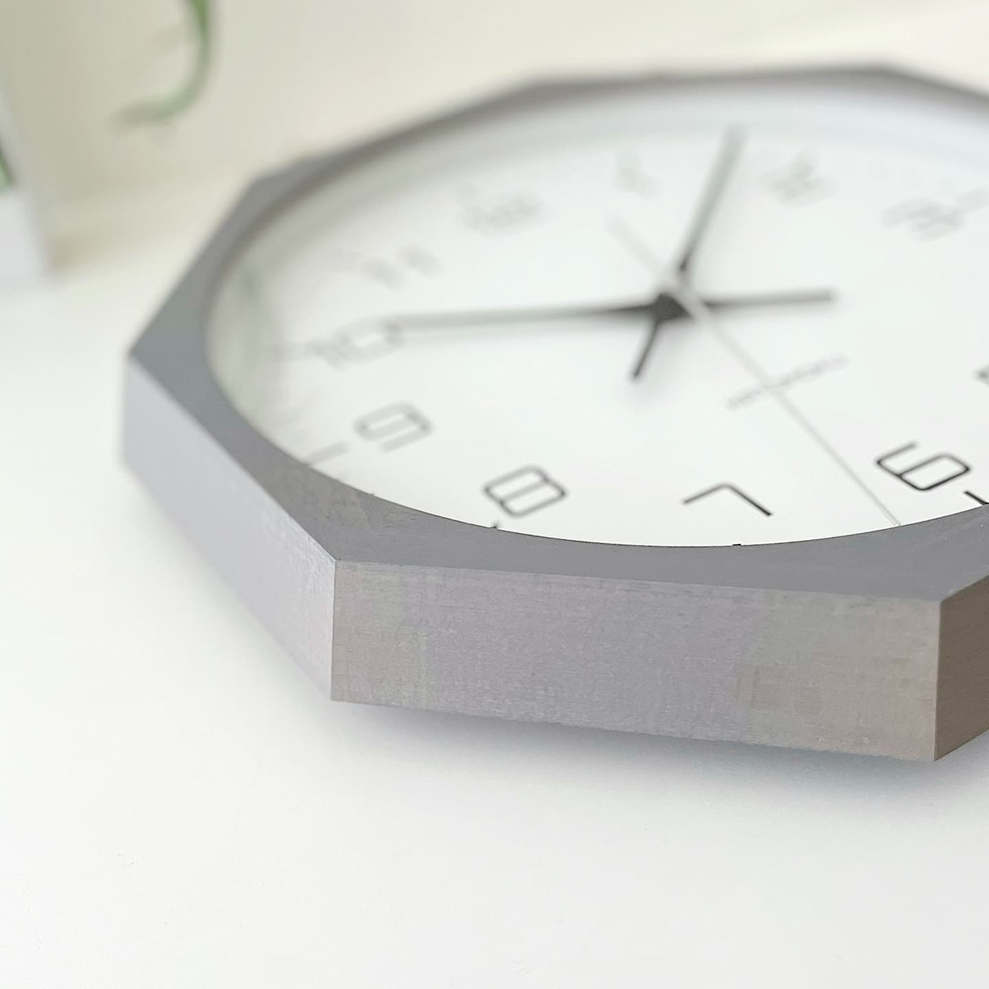 掛け時計 時計 壁掛け時計 静か 無音 静音 木の時計 木製 木工 木材 無垢材 天然素材 連続秒針 スイープムーブメント インテリア 八角形 縁起物 日本製 国産 岐阜県 郡上市 郡上八幡 郡上踊り 