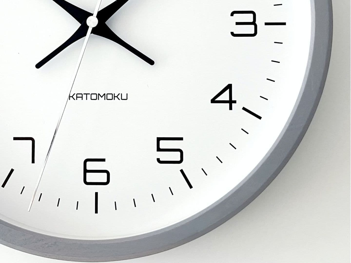 郡上踊りで有名な郡上八幡で観光体験のカトモクのお店を運営する加藤木工が作る日本製セイコー電波壁掛け時計