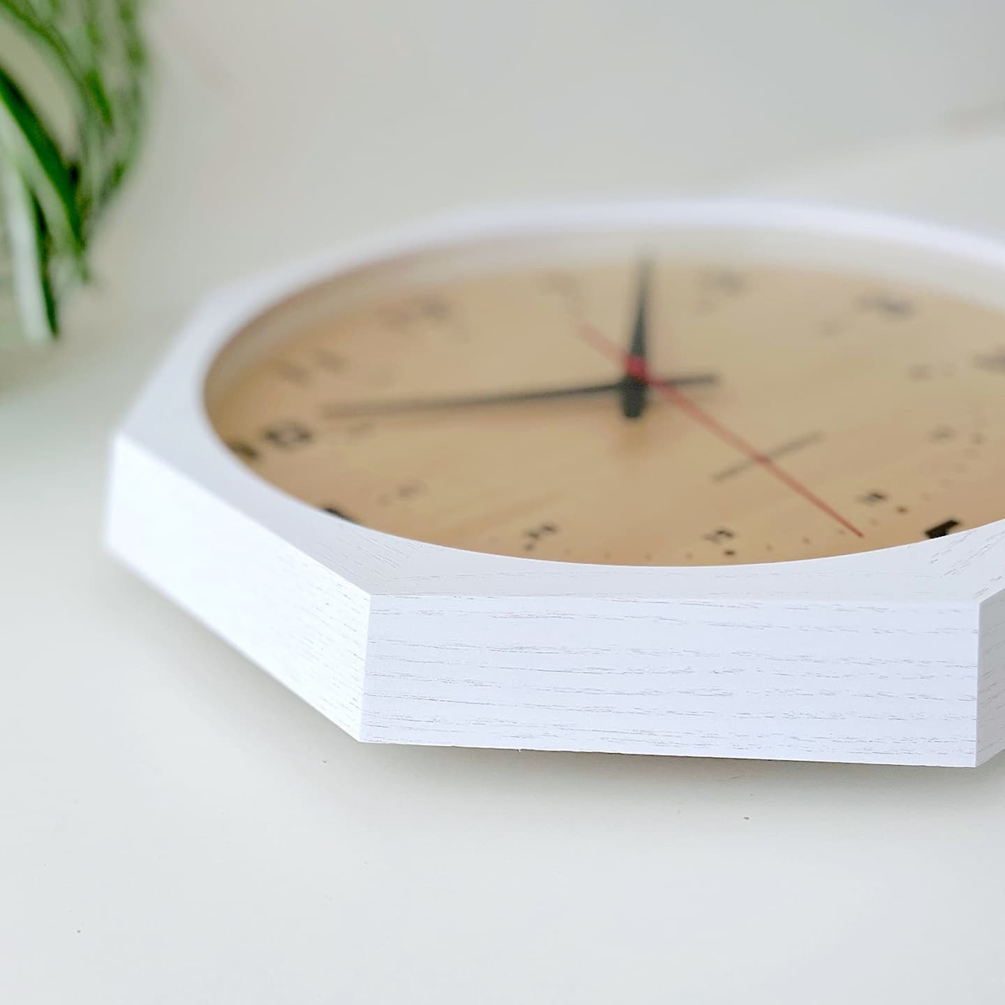 掛け時計 時計 壁掛け時計 静か 無音 静音 木の時計 木製 木工 木材 無垢材 天然素材 連続秒針 スイープムーブメント インテリア 八角形 縁起物 日本製 国産 岐阜県 郡上市 郡上八幡 郡上踊り 