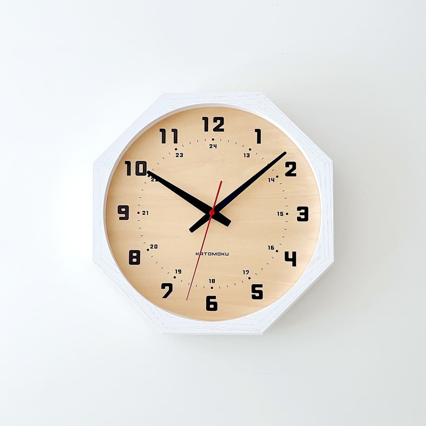 掛け時計 時計 壁掛け時計 静か 無音 静音 木の時計 木製 木工 木材 無垢材 天然素材 連続秒針 スイープムーブメント インテリア 八角形 縁起物 日本製 国産 岐阜県 郡上市 郡上八幡 郡上踊り 