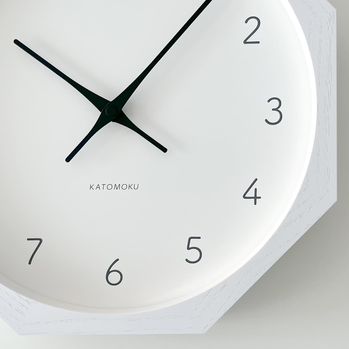 掛け時計 時計 壁掛け時計 静か 無音 静音 木の時計 木製 木工 木材 無垢材 天然素材 連続秒針 スイープムーブメント インテリア 八角形 縁起物 日本製 国産 岐阜県 郡上市 郡上八幡 郡上踊り 