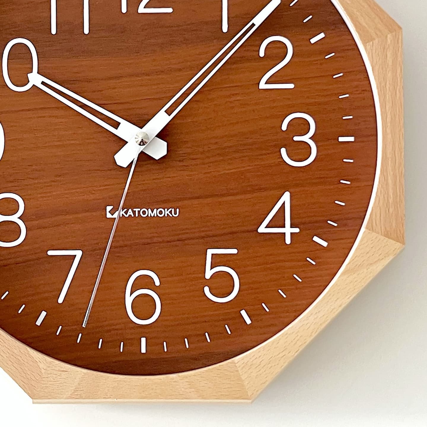 掛け時計 時計 壁掛け時計 静か 無音 静音 木の時計 木製 木工 木材 無垢材 天然素材 連続秒針 スイープムーブメント インテリア 八角形 縁起物 日本製 国産 岐阜県 郡上市 郡上八幡 郡上踊り 