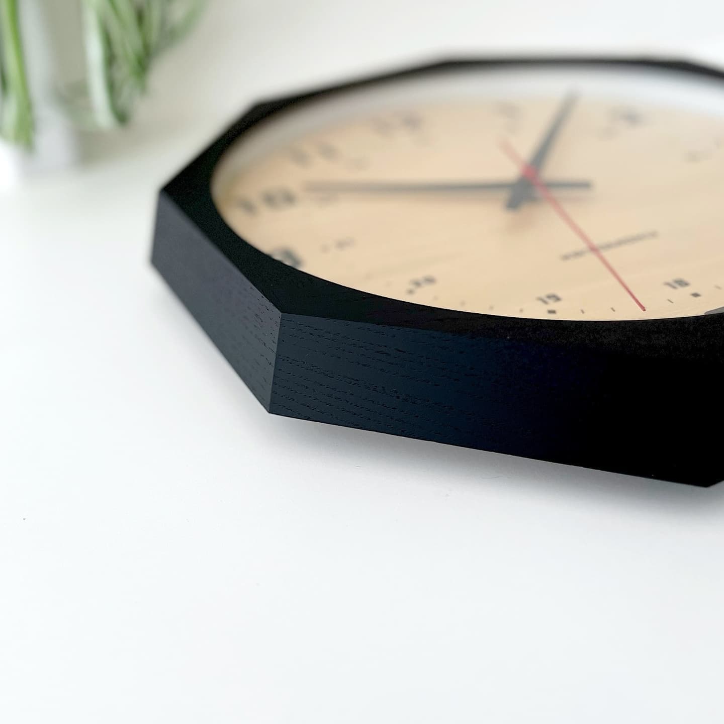 掛け時計 時計 壁掛け時計 静か 無音 静音 木の時計 木製 木工 木材 無垢材 天然素材 連続秒針 スイープムーブメント インテリア 八角形 縁起物 日本製 国産 岐阜県 郡上市 郡上八幡 郡上踊り 