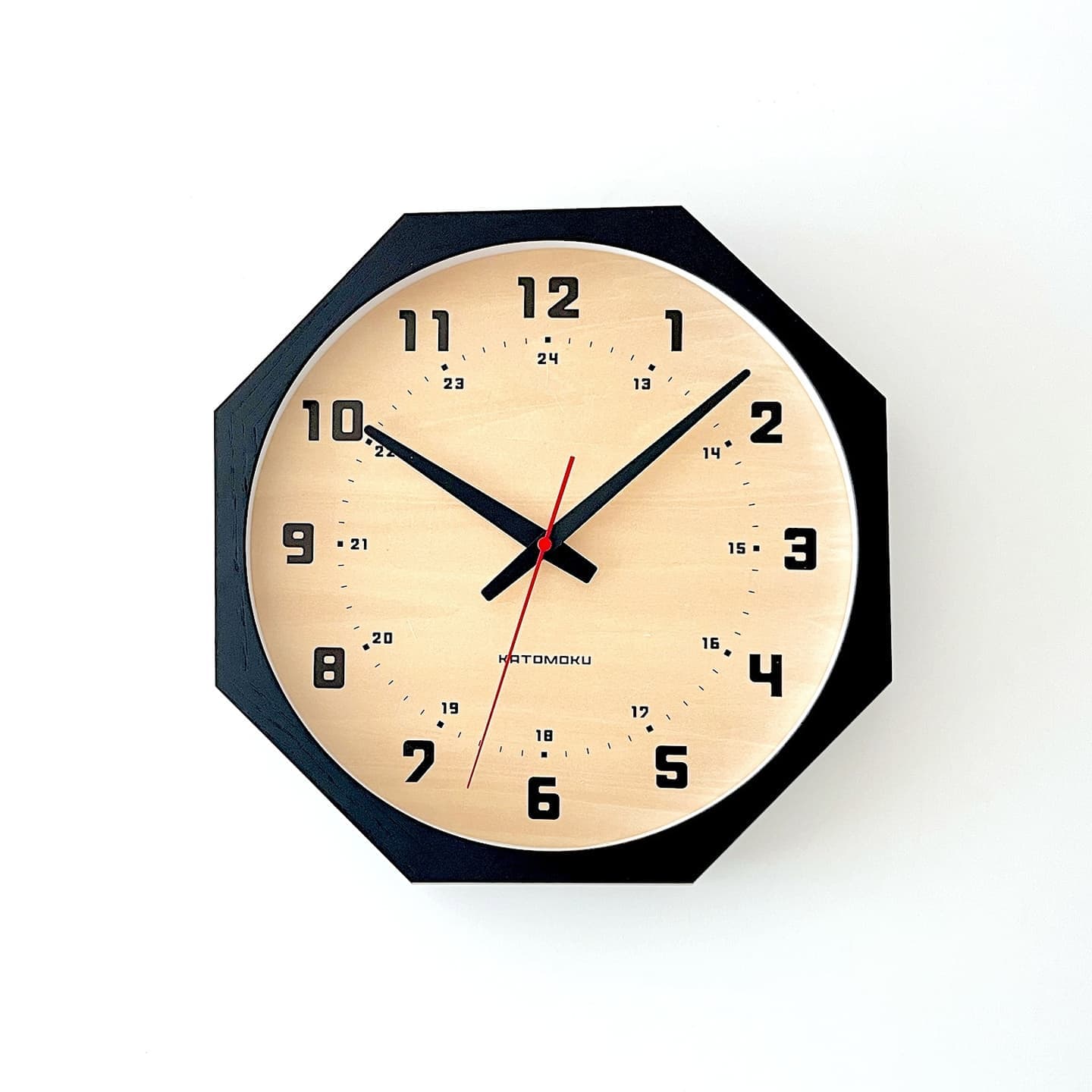 掛け時計 時計 壁掛け時計 静か 無音 静音 木の時計 木製 木工 木材 無垢材 天然素材 連続秒針 スイープムーブメント インテリア 八角形 縁起物 日本製 国産 岐阜県 郡上市 郡上八幡 郡上踊り 