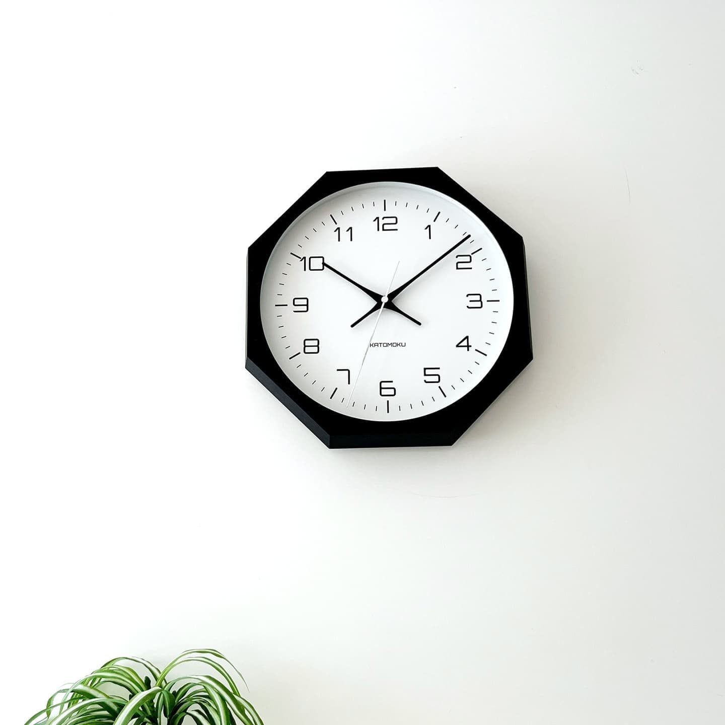 掛け時計 時計 壁掛け時計 静か 無音 静音 木の時計 木製 木工 木材 無垢材 天然素材 連続秒針 スイープムーブメント インテリア 八角形 縁起物 日本製 国産 岐阜県 郡上市 郡上八幡 郡上踊り 