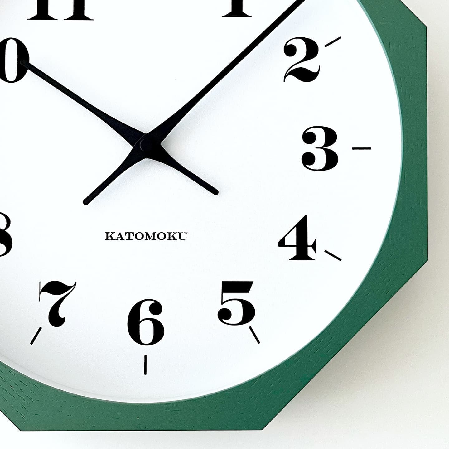 掛け時計 時計 壁掛け時計 静か 無音 静音 木の時計 木製 木工 木材 無垢材 天然素材 連続秒針 スイープムーブメント インテリア 八角形 縁起物 日本製 国産 岐阜県 郡上市 郡上八幡 郡上踊り 