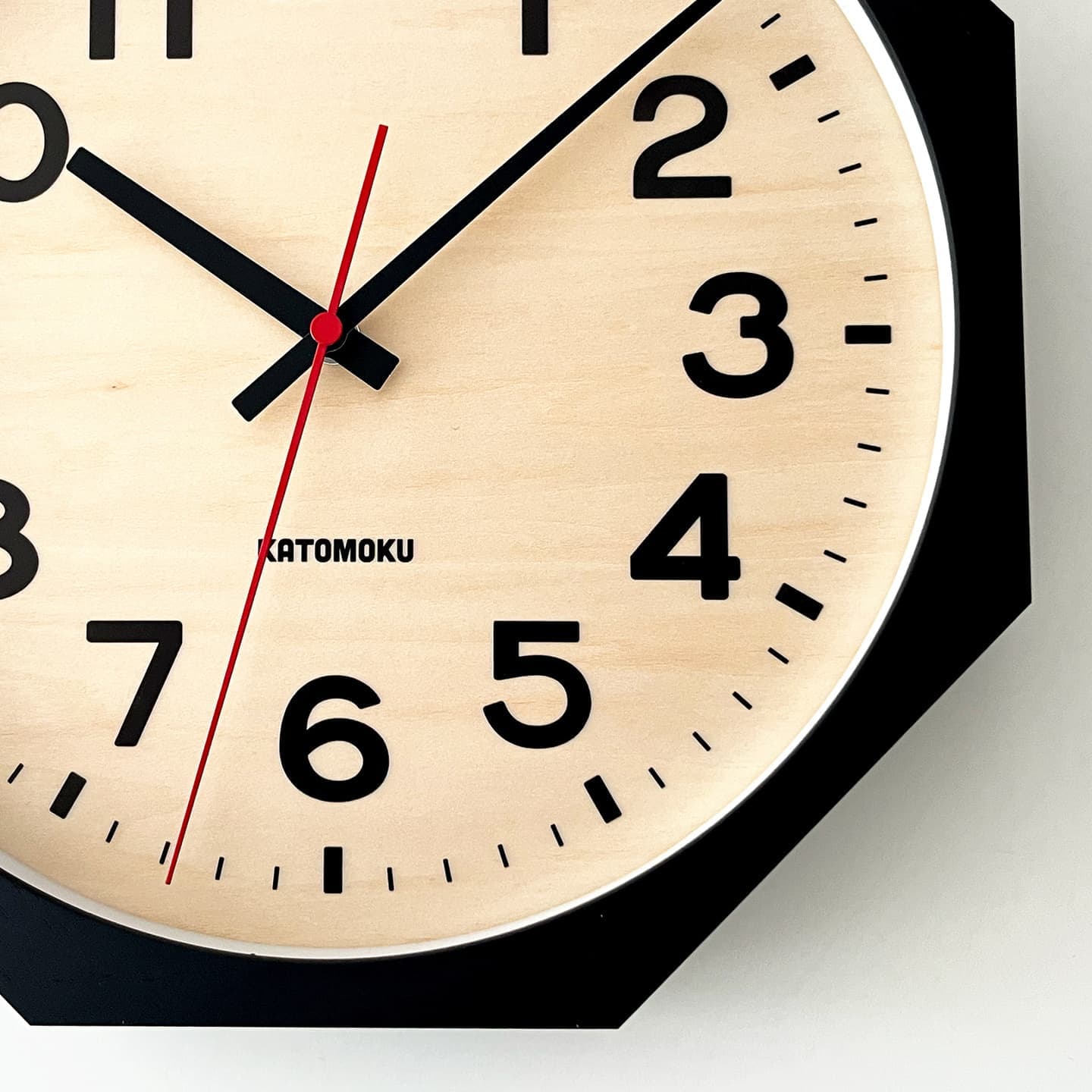 掛け時計 時計 壁掛け時計 静か 無音 静音 木の時計 木製 木工 木材 無垢材 天然素材 連続秒針 スイープムーブメント インテリア 八角形 縁起物 日本製 国産 岐阜県 郡上市 郡上八幡 郡上踊り 