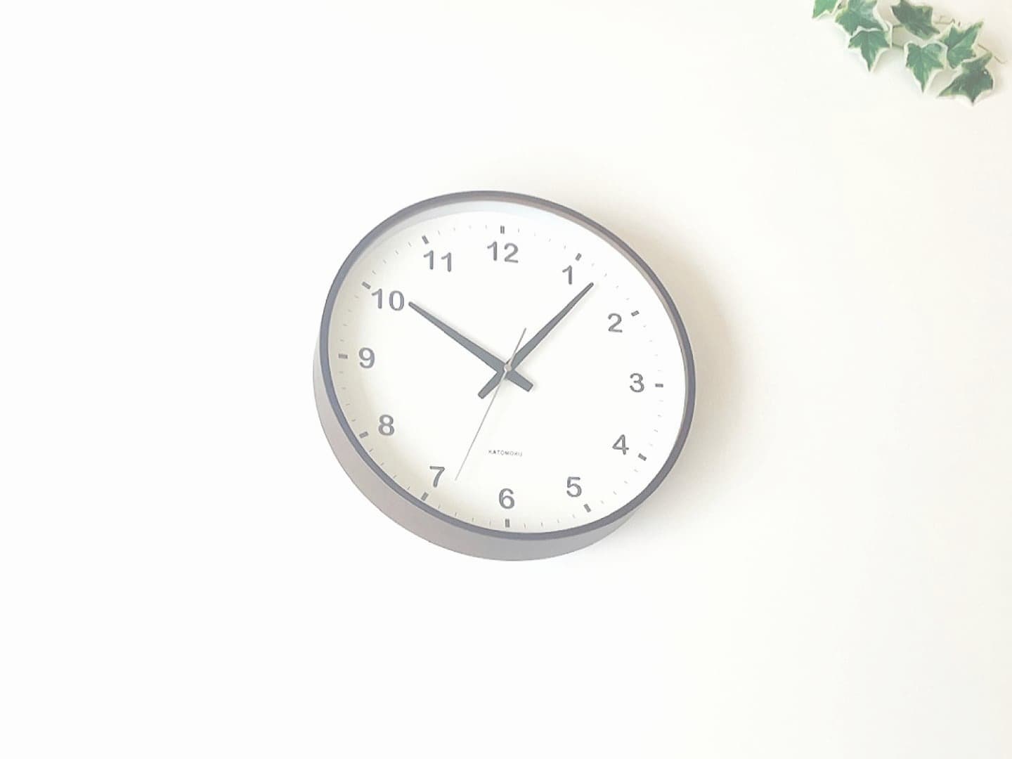 時計 掛け時計 壁掛け時計 電波時計 木の時計 国産 日本 岐阜県 郡上八幡 インテリア 雑貨 丁寧な暮らし 北欧 シンプル オシャレ 静音 静か 自動受信 時刻修正 木工屋  曲げわっぱ ブラウン