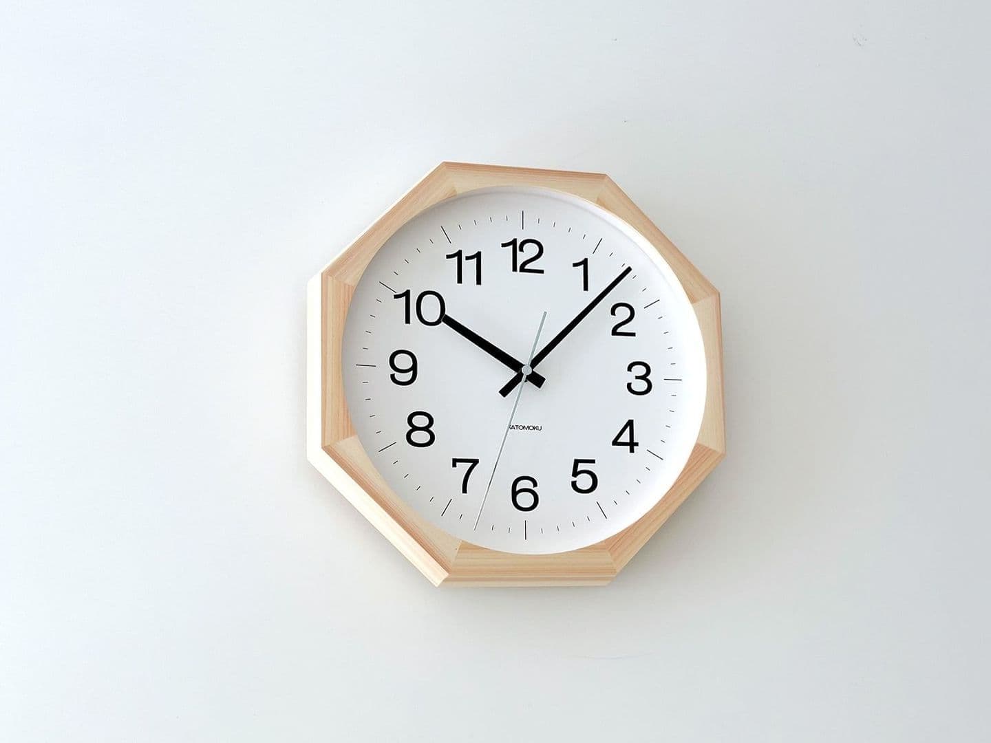 時計 掛け時計 壁掛け時計 clock クロック 木の時計 静か 静音 インテリア プレゼント 贈り物 縁起物 新生活 模様替え 八角形 有名な郡上八幡で観光体験のカトモクのお店を運営する加藤木工が作る日本製セイコー電波壁掛け時計